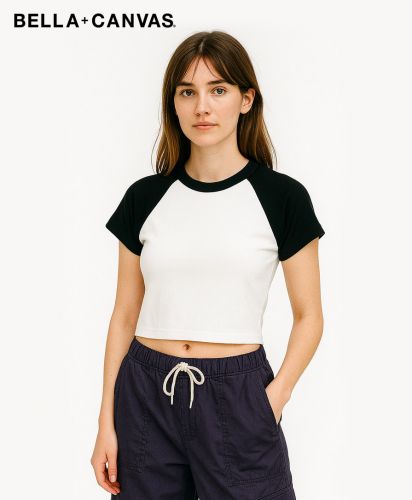 BELLA+CANVAS(ベラ キャンバス) レディース マイクロリブ ラグラン BabyTシャツ/White/Black/モデル着用