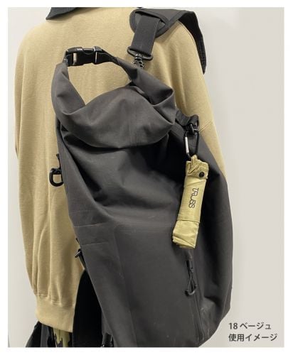 リップシングルピクニックシート/ カラナビ付きでバッグにかけて使用できます