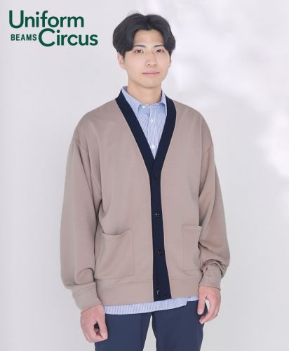 Uniform Circus BEAMS(ユニフォーム サーカス ビームス)ユニセックスカーディガン/モデル着用:1 ベージュ